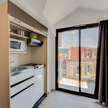 Residhotel Les Coralynes Канны