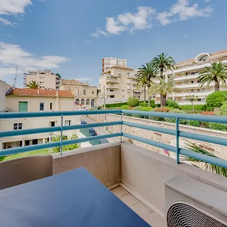 Апарт-отель Residhotel Les Coralynes 3*