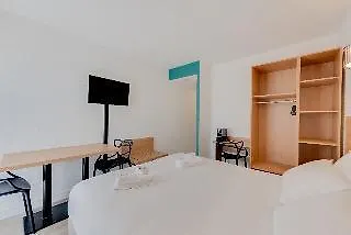 レジドホテル レ コラリヌ 3*