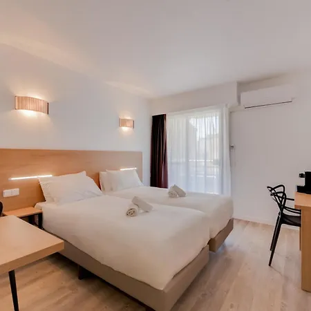 Hotel apartamentowy Residhotel Les Coralynes 3*