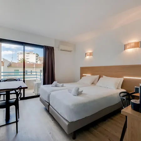 Hotel apartamentowy Residhotel Les Coralynes
