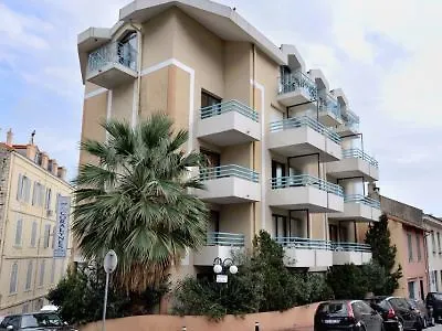 Hotel apartamentowy Residhotel Les Coralynes